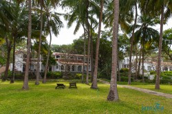 Kena_Diani Beach